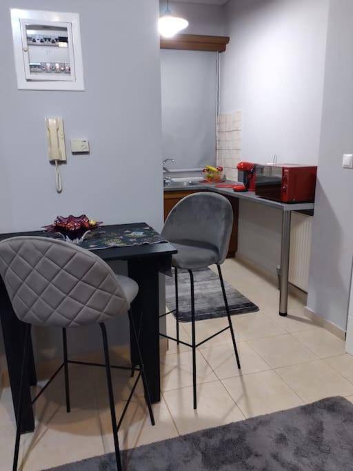 Ferienwohnung Χαίρε, Ξεΐνε, Παρ' Αμμι Φιλησεαι Tríkala Exterior foto